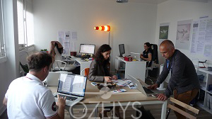 Contrairement aux apparences, c’est un travail d’équipe. © Ozelys