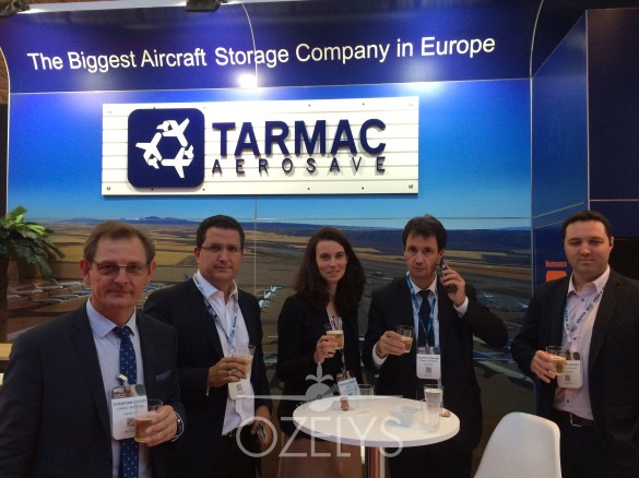 L’équipe commerciale de Tarmac Aerosave, autour de Philippe Fournadet, président et Pascale Nizet, Ozelys.
